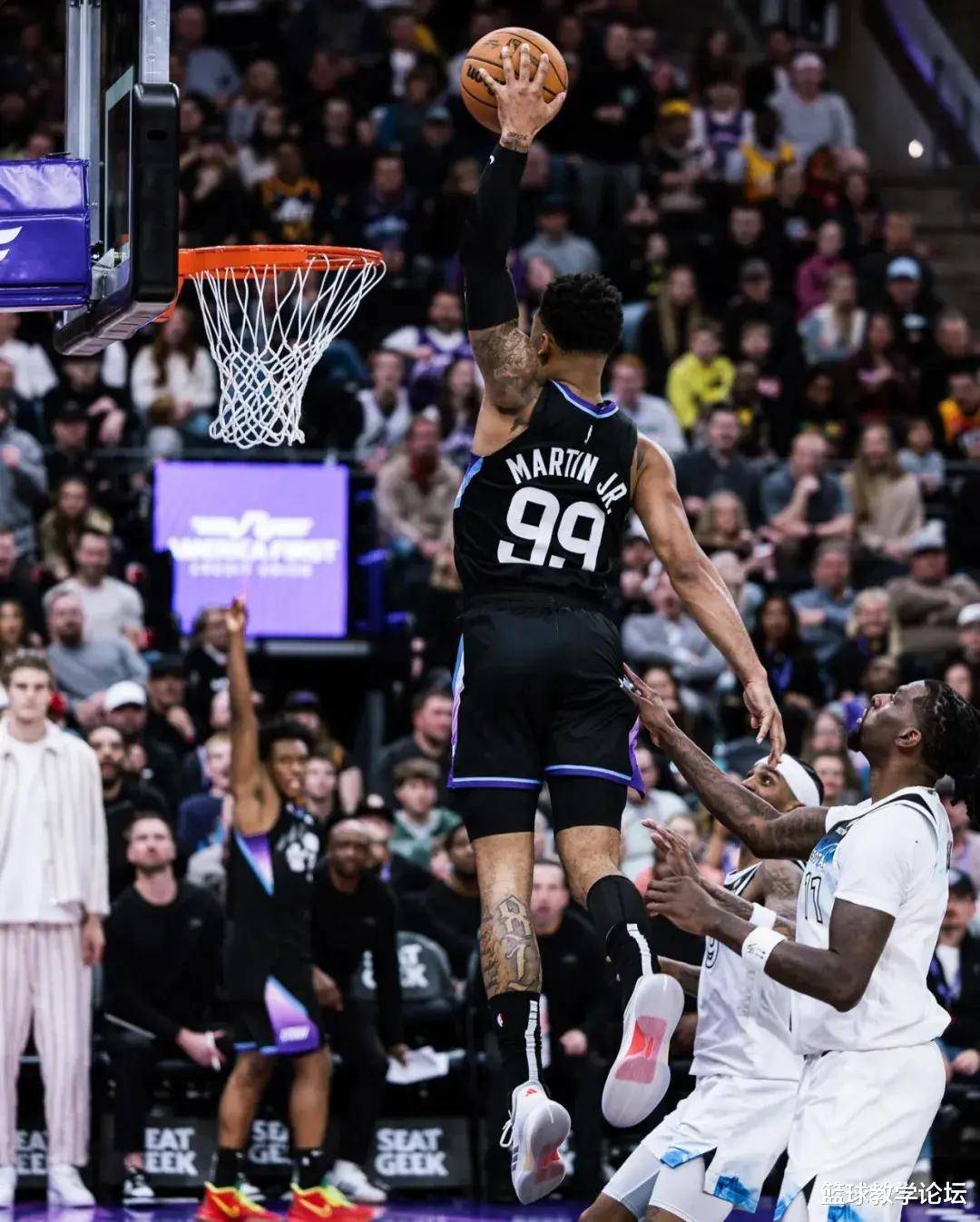 犹他爵士窗口期复出首秀，志在NBA总决赛名次提升，球迷炸锅，赛季目标并未改变的简单介绍